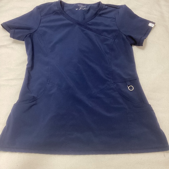 Cherokee Infinity Scrubs - Picture 1 of 12